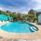 El Nido holiday cottage with pool