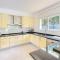 Villa with Pool Ac and Sea View