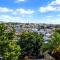 CasaViva Breeze - 2BR with Sunset Views, Firepit & Backyard - Walk to Fun & Eats in North Park & Hillcrest, 5 Min to Gaslamp