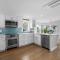 Chatham Coastal Retreat – Modern Dog-Friendly