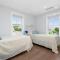 Chatham Coastal Retreat – Modern Dog-Friendly