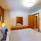 Smokey Plaza Condo 1