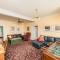 The Long Run - 2 CA King Sized Beds+ - Sleeps 8-10