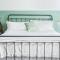 The Long Run - 2 CA King Sized Beds+ - Sleeps 8-10