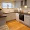 3 Bed in Dartmouth oc-74972