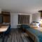 Central Phoenix Hotel