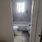 Downtown apartment next to highway netflix+wifi