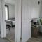 Downtown apartment next to highway netflix+wifi