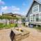Spectacular Oceanfront Studio with Hot Tub & Loft