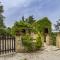 Manolis House
