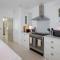 Beautiful house, Cirencester centre, parking
