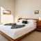 East Side Luxury 1BR Apt - Near Brady St with Balcony and Lounge