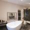 Colonna 18 Apartment by Ghor