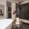 Colonna 18 Apartment by Ghor