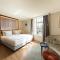 Wasserturm Hotel Cologne, Curio Collection by Hilton