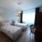 Calla Bella Rooms & Snack Bar