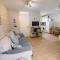 65 Strawberry Hill, Tolroy Manor