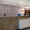 Hampton Inn & Suites Marina