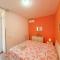LES PETITES MAISONS maison orange