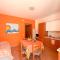 LES PETITES MAISONS maison orange