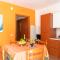 LES PETITES MAISONS maison orange