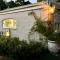 ONE WEE COTTAGE Cosy & dog friendly, BOOK NOW FOR CHRISTMAS IN JULY!