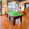 Yangshuo Edens Social Guesthouse - Wake up to a hearty Western breakfast & fresh craft coffee & night beers & outdoor activities
