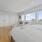 Stunning Views by the Bay 2BR Stunning Views by the Bay 2BR