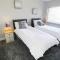 4 Bed in Swansea oc-hh682