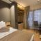 Soluns Riverside Rooms