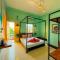 Social Backpacker Hostel & Rooftop Bar