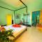 Social Backpacker Hostel & Rooftop Bar