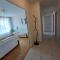Le 8 - Appartement 2 chambres calme, tout confort, parking privé gratuit, à 2 pas des Allées Provençales