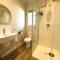 Oak Manor Boutique Guest House