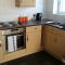 Howlands Bright 2 bed 2 bath apartment balcony with views over town - Crawley