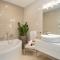 Luxury Villa Happiness Private Pool, Jacuzzi, Sauna & Gym Near the Beach