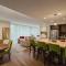 Comfortable LA Haven near Great Dining & Nightlife