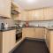 Raleigh Square - 2BR Ground-Floor Apartment in Nottingham