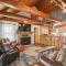 Sitting Bear Cottage with Hot Tub