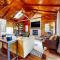 Cozy Riverview Cabin