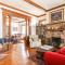 Cozy Cape Cod Bungalow King Queen WD Full Kitchen Wifi Desk