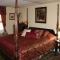 Colonial Inn