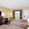 Super 8 by Wyndham Sarasota Near Siesta Key - 萨拉索塔