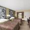 Super 8 by Wyndham Sarasota Near Siesta Key