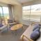 Rileys Retreat - coastal home close to beach