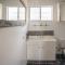 Rileys Retreat - coastal home close to beach