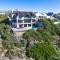 Whale Huys Luxury Oceanfront Eco Villa - Gansbaai