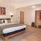 Hotel Aziza