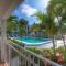 May-Dee Suites in Florida - هوليوود