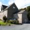 Tref y Nant